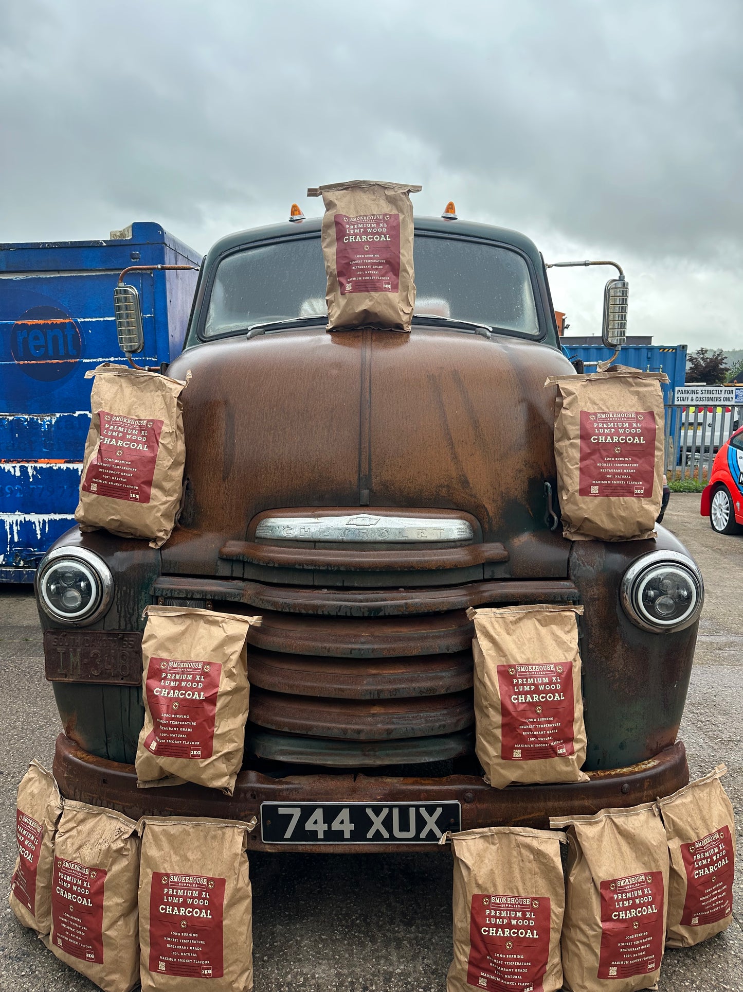 PREMIUM XL LUMP WOOD CHARCOAL